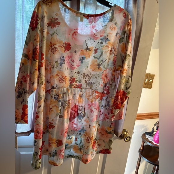 Floral Sheer Tunic Top - Picture 3 of 4